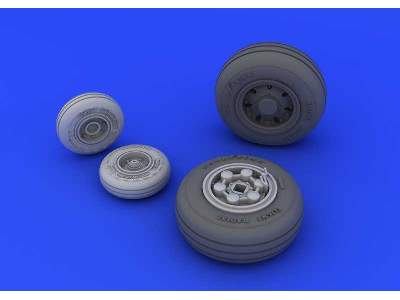 Tornado IDS wheels 1/48 - Revell - image 3