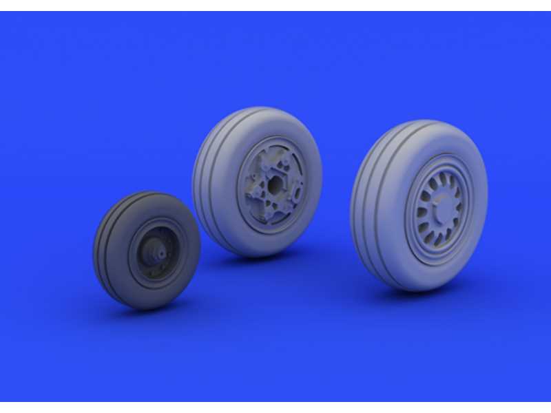 F-16CJ Block 50 wheels 1/72 - Tamiya - image 1