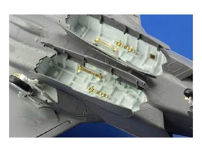 F-35A S. A. 1/72 - Academy Minicraft - image 9