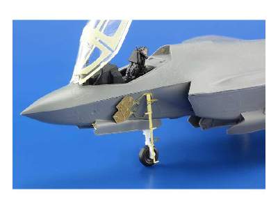 F-35A S. A. 1/72 - Academy Minicraft - image 12