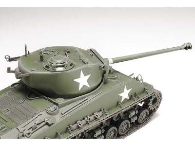 U.S. Medium Tank M4A3E8 Sherman Easy Eight (w/4 Figures) - image 3