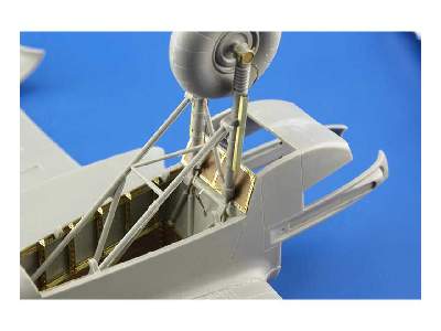 Do 215B undercarriage 1/48 - Icm - image 2