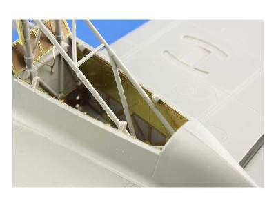 Do 215B undercarriage 1/48 - Icm - image 4