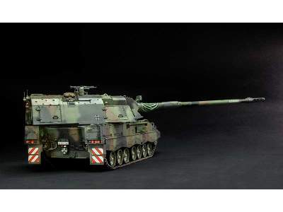 German Panzerhaubitze 2000 Self-Propelled Howitzer - image 3