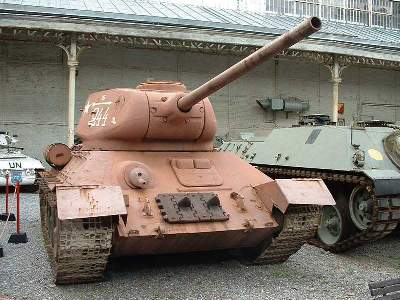 T-34-85 Russian medium tank - image 8