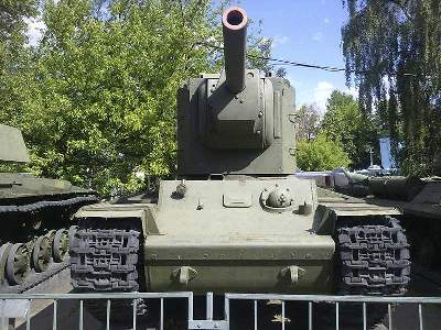 KV-2 Russian heavy tank, early version - image 12