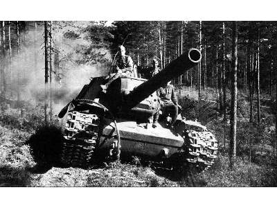 SU-152 Russian 15.2 cm antitank self-propelled gun - image 4