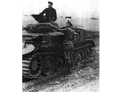 German flamethrower tank Pz Kpfw II (Flamm) - image 3
