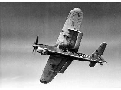 Fairey Barracuda Mk.II British carrier-borne torpedo bomber - image 7