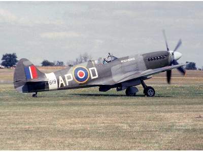 Supermarine Spitfire Mk.XIV British fighter vs. V-1 German flyin - image 11