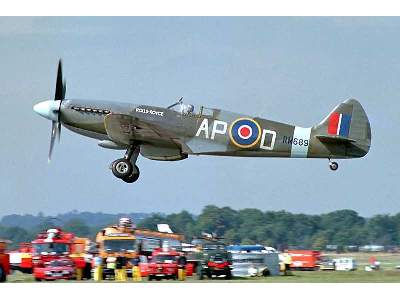 Supermarine Spitfire Mk.XIV British fighter vs. V-1 German flyin - image 13