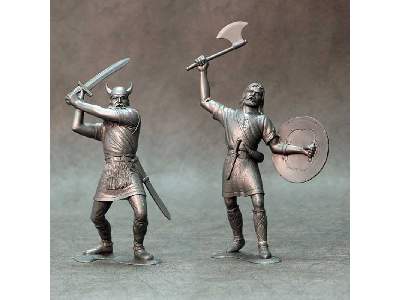 Barbarians, set of two figures #3 (15 cm) - image 1