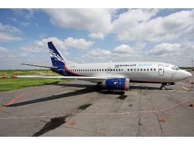 Boeing 737-400 American short / medium-haul airliner, Transaero  - image 3