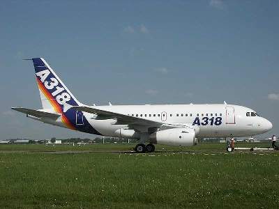 Airbus A318-121 European short / medium-haul airliner - image 14