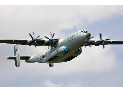 Antonov An-22 Antaeus Russian heavy transport aircraft, late ver - image 9