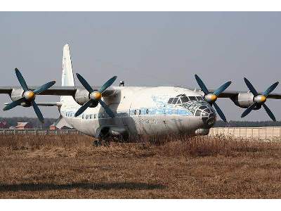 Antonov An-10 Russian medium-haul passenger aircraft, early vers - image 6