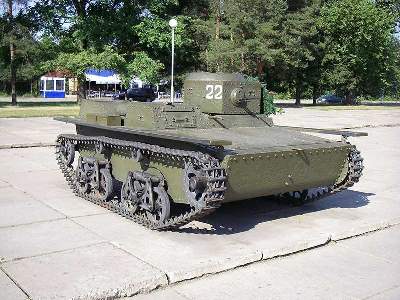 T-38 Russian amphibious small tank - image 3