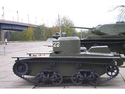 T-38 Russian amphibious small tank - image 6
