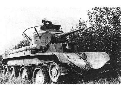 BT-7 Russian light tank, model 1935, early version - image 12