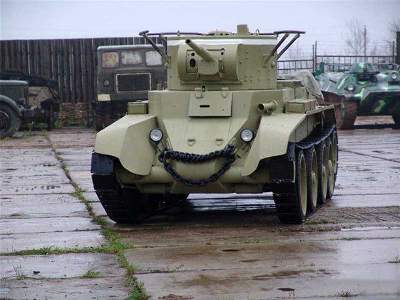 BT-7 Russian light tank, model 1935, early version - image 15