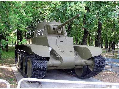 BT-7 Russian light tank, model 1937, early version - image 16