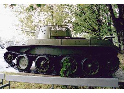 BT-7 Russian light tank, model 1937, early version - image 18