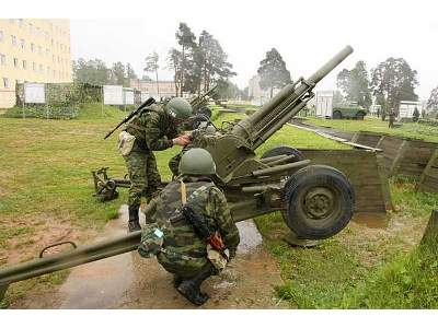 2B9 Vasilyok Russian 82 mm mortar with 2F54 towing vehicle - image 7
