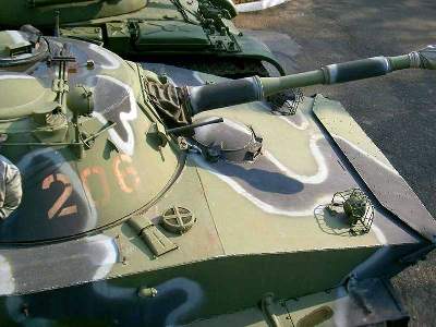 PT-76B Russian amphibious light tank - image 4