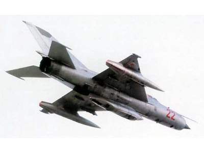 Mikoyan-Gurevich 21R Russian tactical reconnaissance jet - image 4