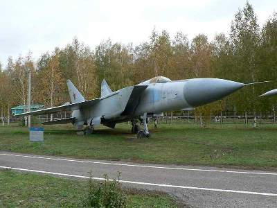 Mikoyan-Gurevich 25P Russian jet fighter-interceptor - image 3