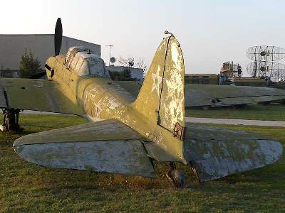 Ilyushin Il-2 M Russian ground-attack aircraft - image 17