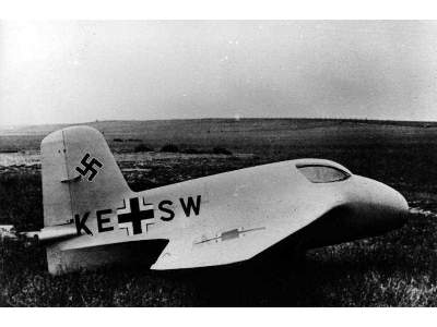 Messerschmitt Me.163B-1a Komet German rocket-powered fighter-int - image 2