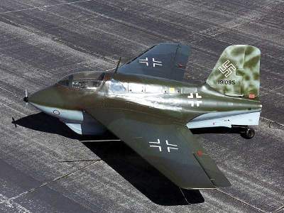 Messerschmitt Me.163B-1a Komet German rocket-powered fighter-int - image 4