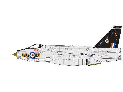 English Electric Lightning F6 - image 3