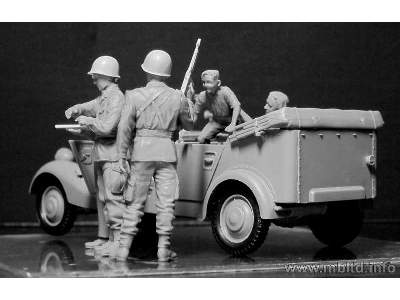 Sd. Kfz. 1 Type 170 VK + US Paratroopers and civilians - image 21