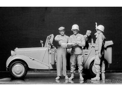 Sd. Kfz. 1 Type 170 VK + US Paratroopers and civilians - image 24