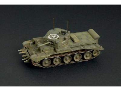 Cromwell Mk.IV w/Paints and Glue - image 6