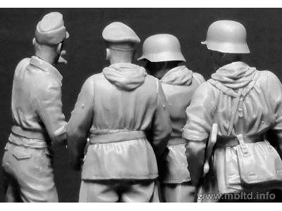 Let's stop them here! German Military Men, 1945 - image 7