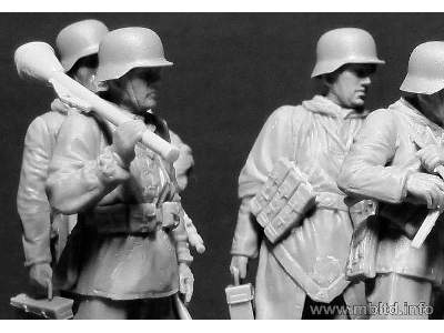 Let's stop them here! German Military Men, 1945 - image 9