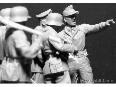 Let's stop them here! German Military Men, 1945 - image 10