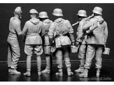Let's stop them here! German Military Men, 1945 - image 16