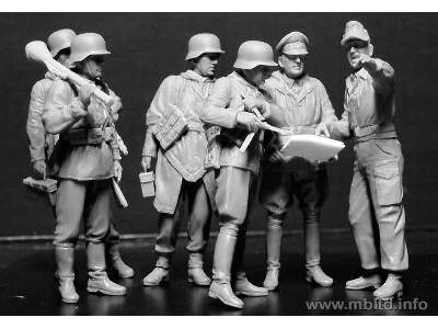 Let's stop them here! German Military Men, 1945 - image 19