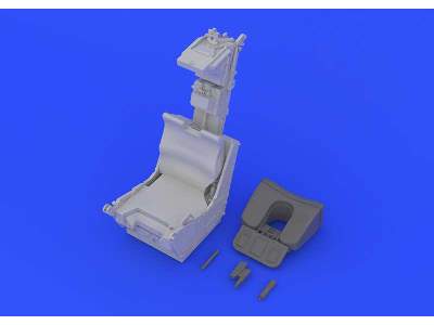 F-4B ejection seats late 1/48 - Academy Minicraft - image 4