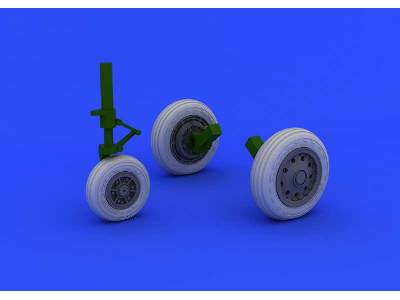 F-104 undercarriage wheels early 1/32 - Italeri - image 3