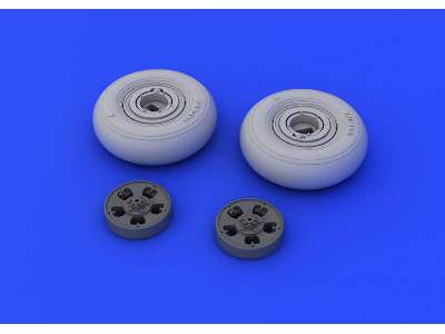 Spitfire Mk. V wheels 1/48 - Airfix - image 4