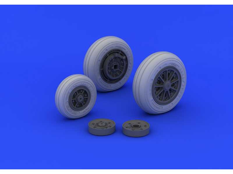 F-104 undercarriage wheels late 1/32 - Italeri - image 1