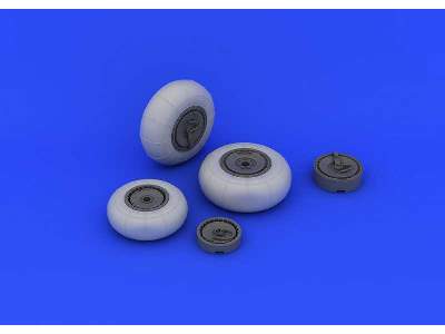 Do 335B wheels 1/32 - Hong Kong Models - image 2