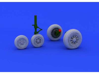 F-104 undercarriage wheels late 1/48 - Hasegawa - image 1