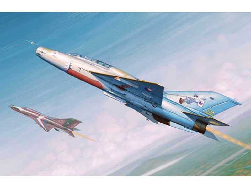MiG-21UM - image 1