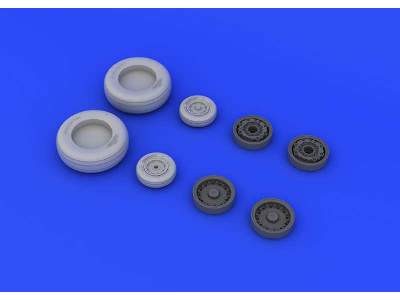 A-6 wheels 1/48 - Hobby Boss - image 2